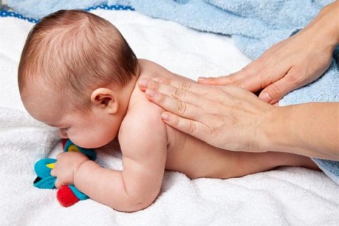 孕妇体热是怀男孩还是女孩别瞎猜，出现全身燥热多半是病